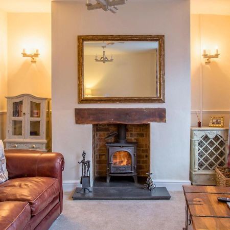 Charming 2 Bed House In Tewkesbury Centreヴィラ エクステリア 写真