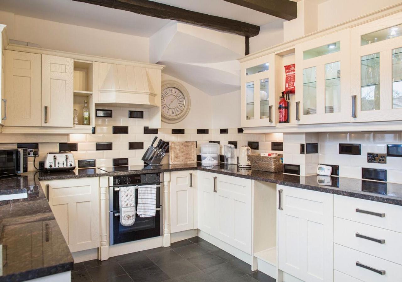 Charming 2 Bed House In Tewkesbury Centreヴィラ エクステリア 写真